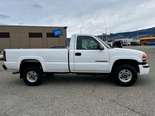 2004 GMC Sierra 2500 SL 2500HD, Long Box, Rwd - Photo #4