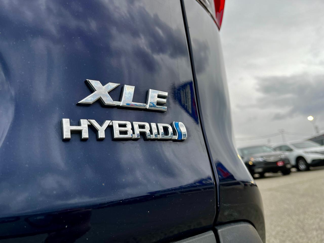 2019 Toyota RAV4 AWD Hybrid XLE - Photo #27