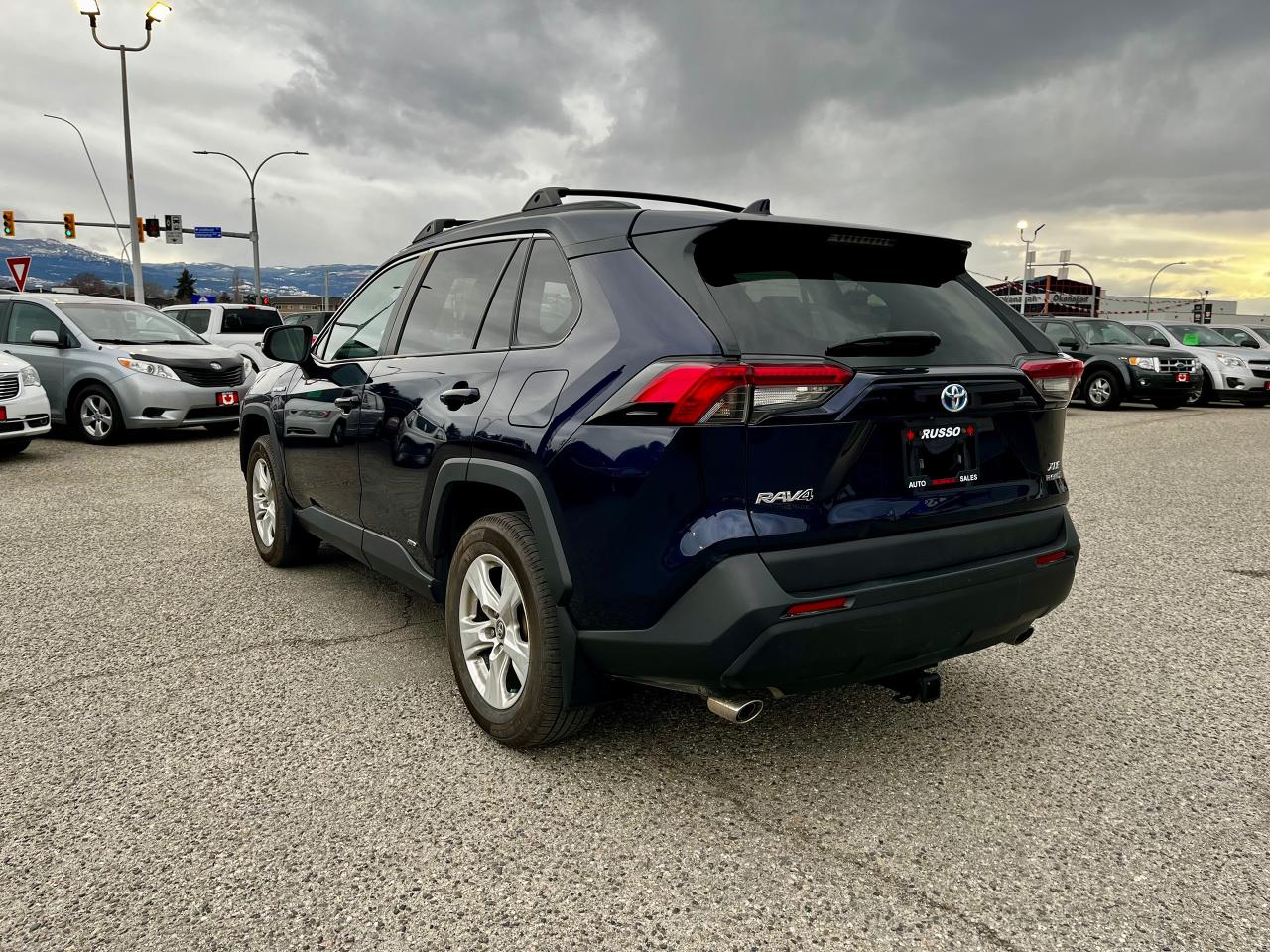 2019 Toyota RAV4 AWD Hybrid XLE - Photo #7