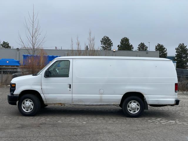 2012 Ford Econoline Commercial E-250 V8 / CLEAN CARFAX / LEATHER Photo3