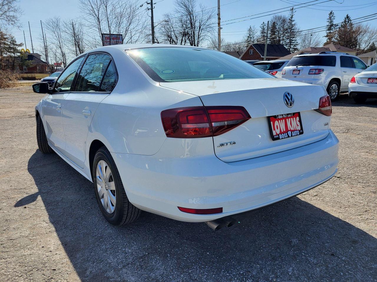 2016 Volkswagen Jetta Trendline Photo2