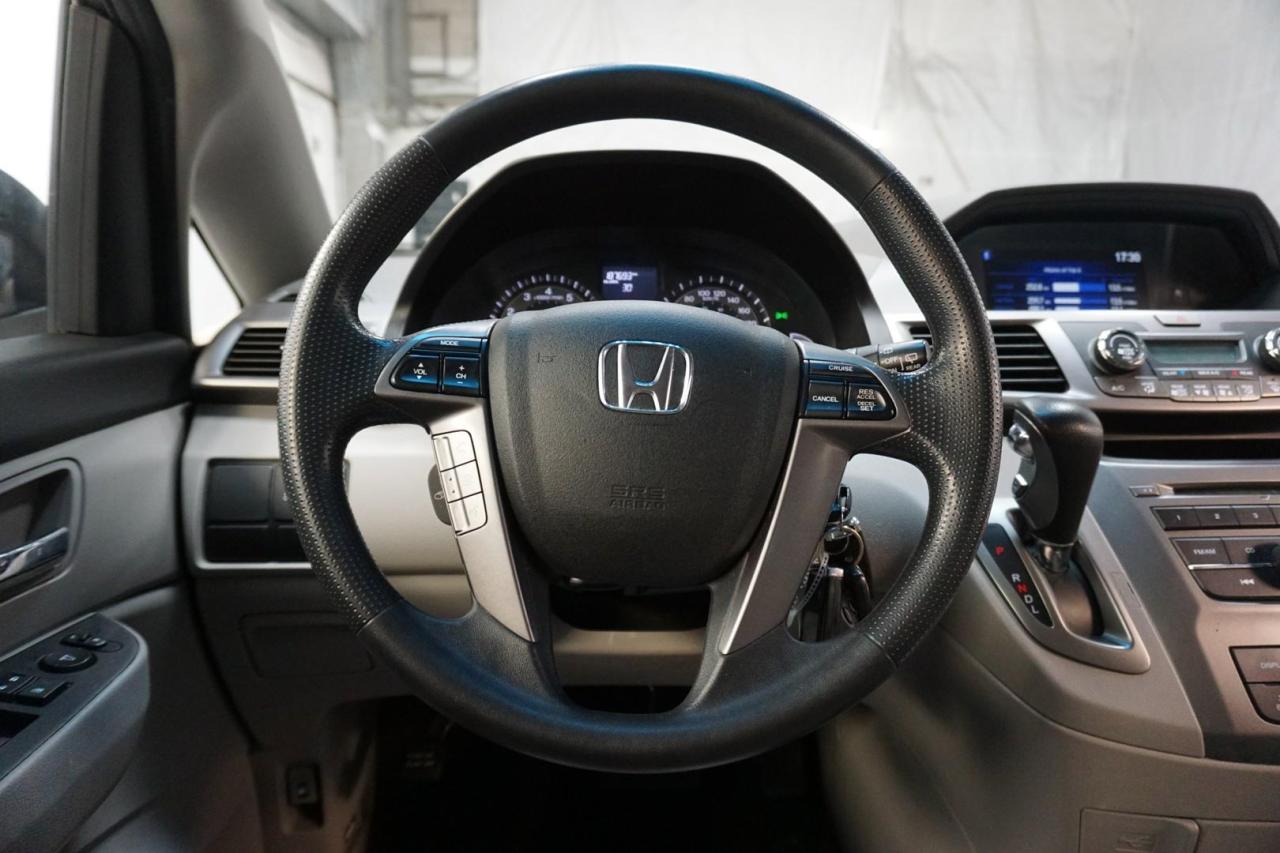 2015 Honda Odyssey 3.5L V6 SE *ACCIDENT FREE* CERTIFIED CAMERA BLUETOOTH CRUISE CONTROL ALLOYS - Photo #10
