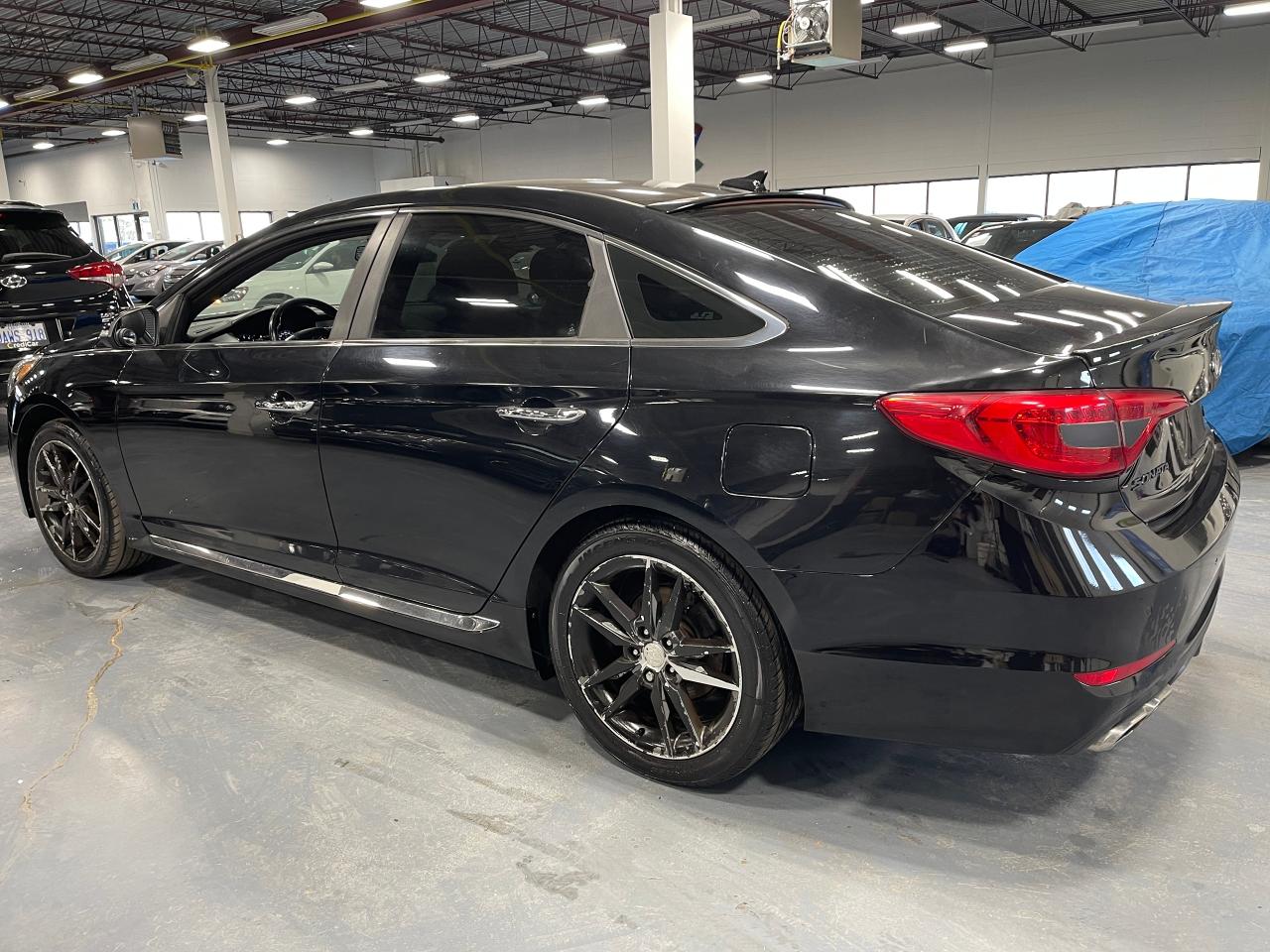 2015 Hyundai Sonata 4dr Sdn 2.0T Auto Photo2