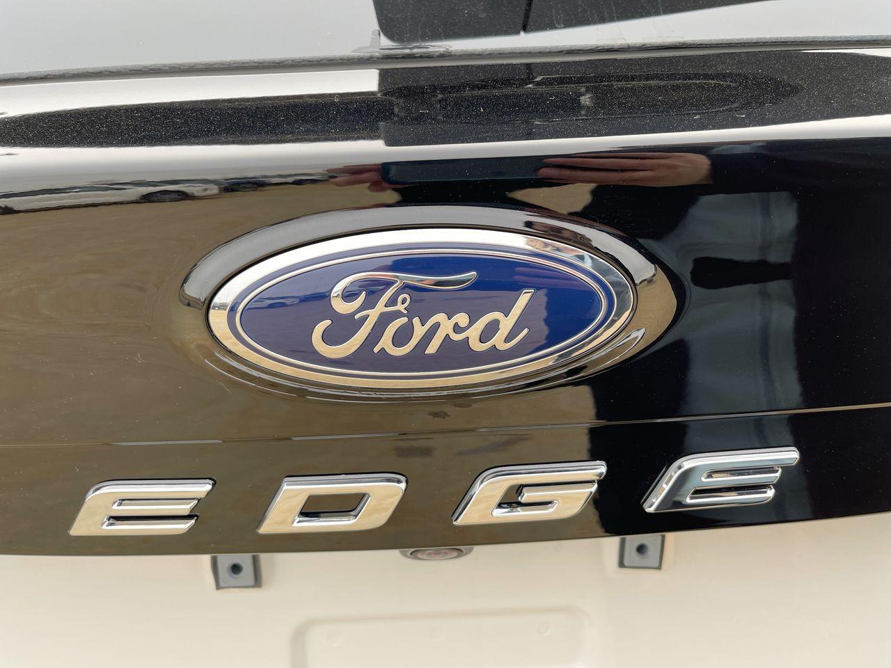 2024 Ford Edge Titanium 301A Photo5