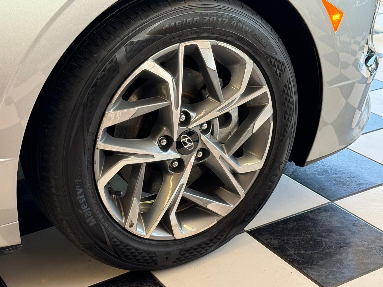 2022 Hyundai Sonata Preferred+Adaptive Cruise+Blind Spot+CLEAN CARFAX Photo114