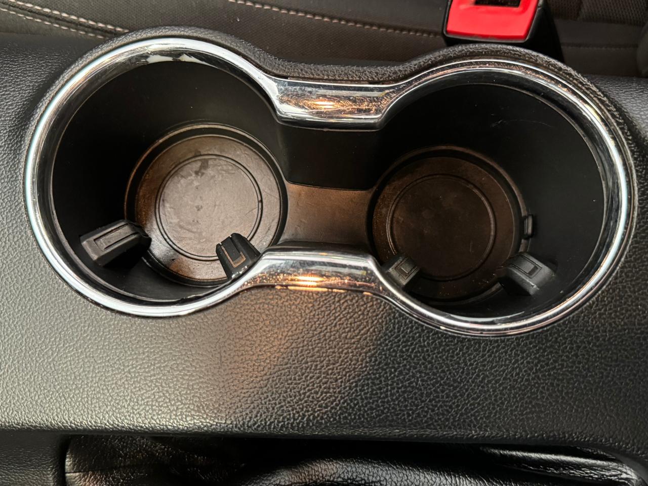 2017 Ford Mustang V6+New Tires+Bluetooth+Camera Photo103