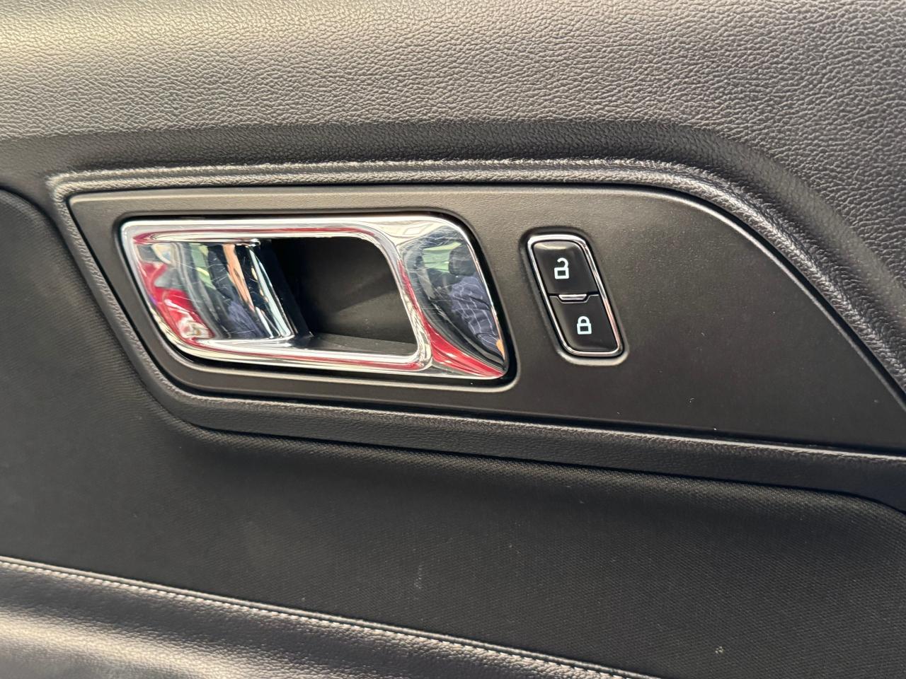2017 Ford Mustang V6+New Tires+Bluetooth+Camera Photo100