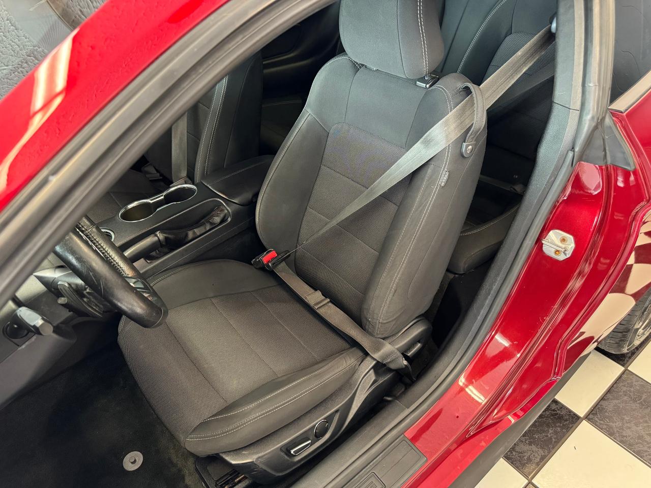 2017 Ford Mustang V6+New Tires+Bluetooth+Camera Photo76