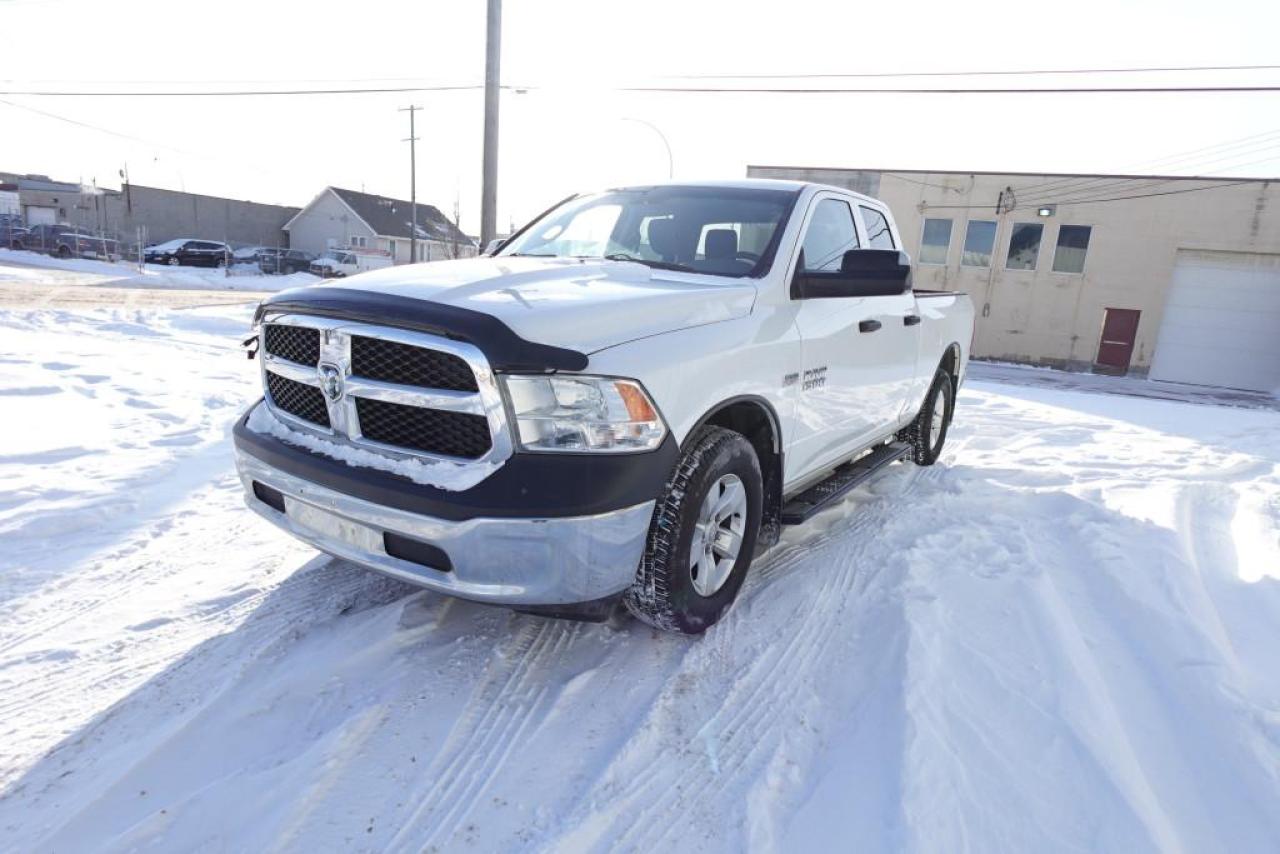 2015 RAM 1500 Quad Cab 140.5" Photo3