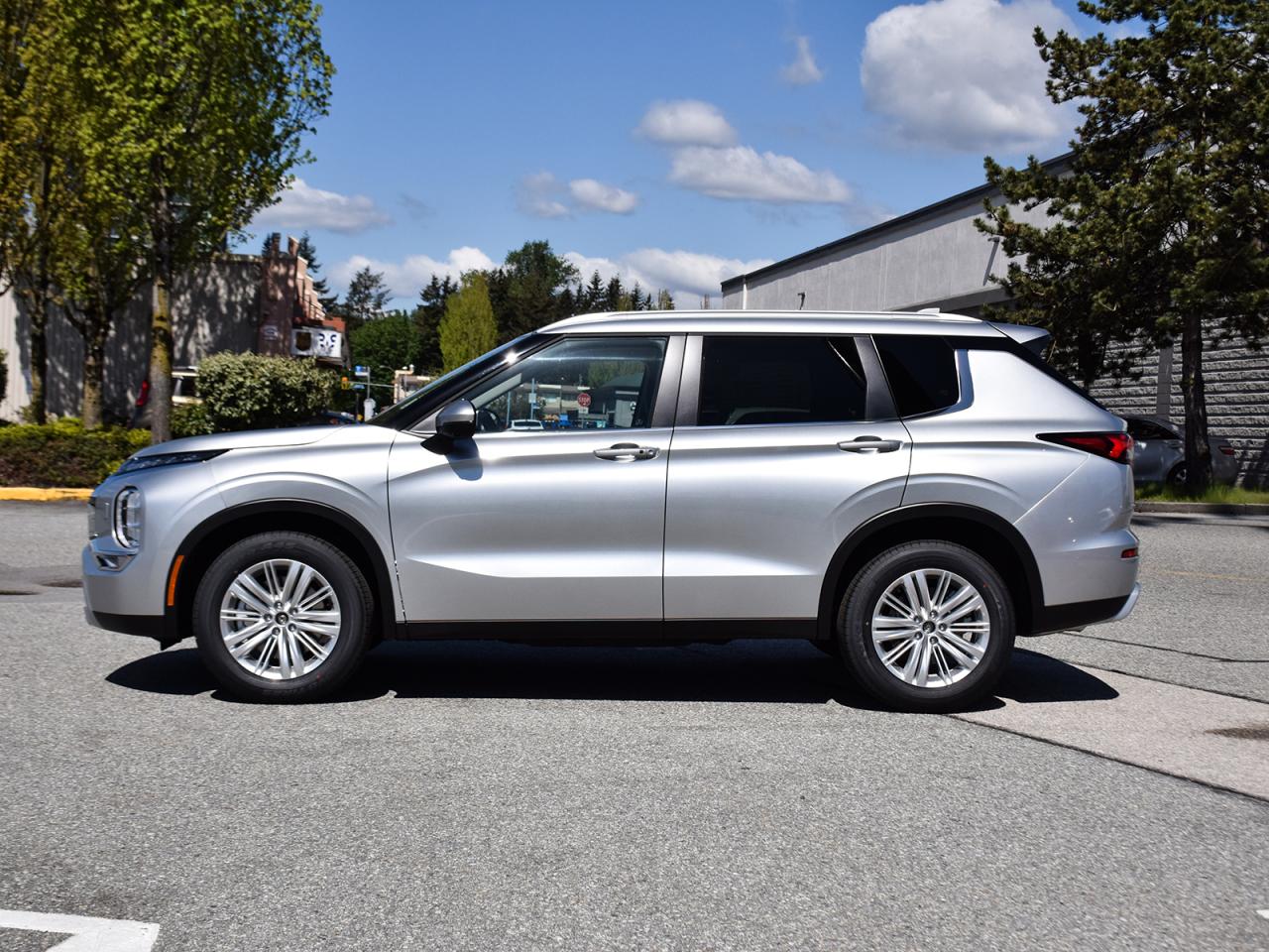 New 2024 Mitsubishi Outlander LE - Annual Demo Clearout, Huge Savings! for sale in Coquitlam, BC