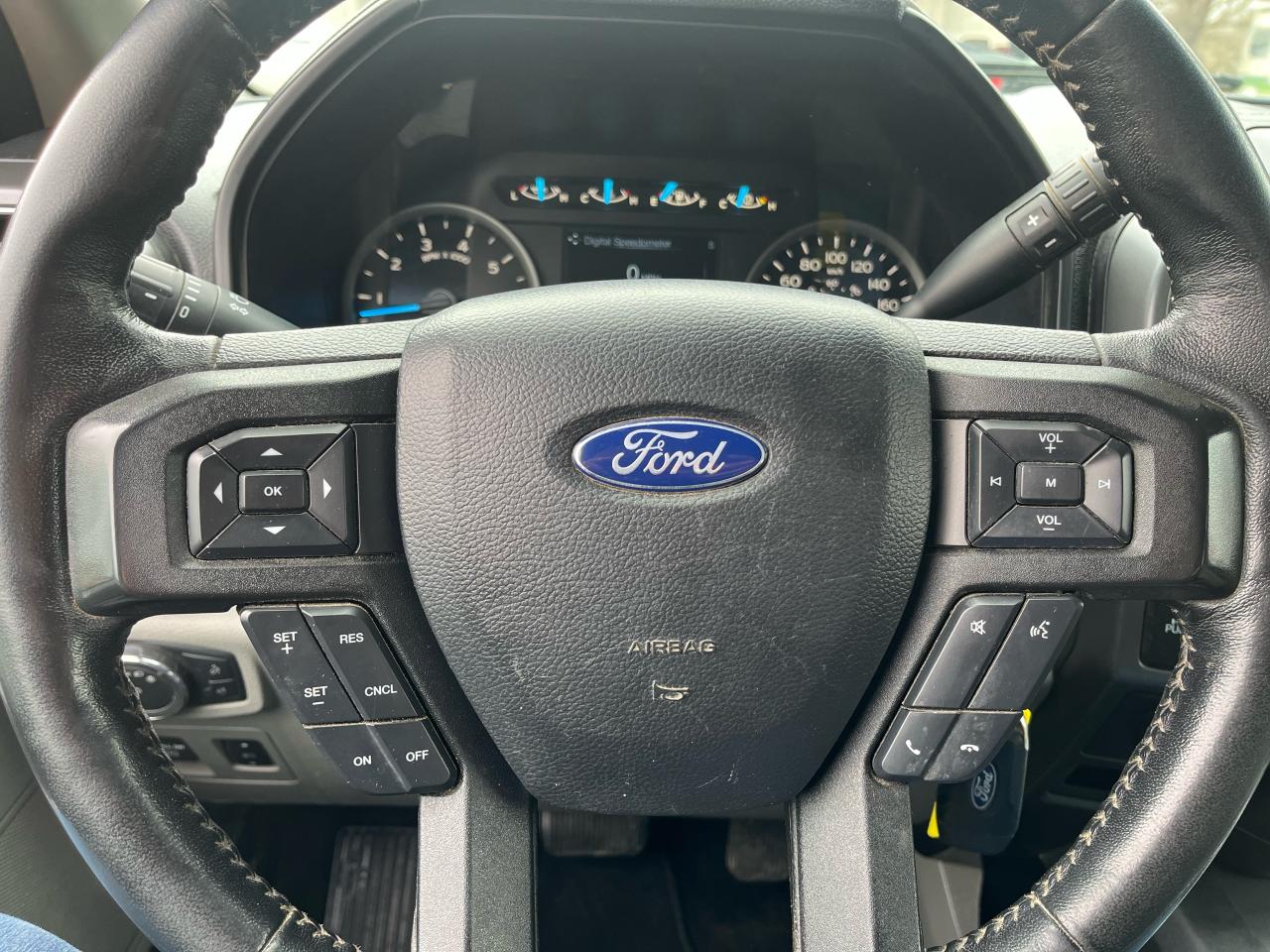 2018 Ford F-150 PLATINUM - Photo #9