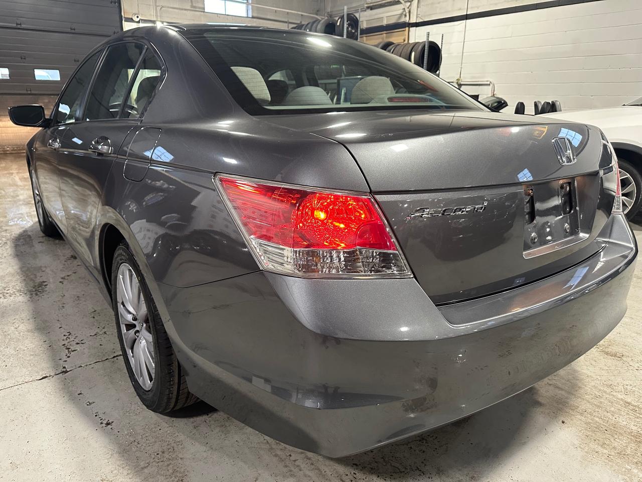 2010 Honda Accord ONE OWNER | NO ACCIDENTS | LOW MILLEAGE - Photo #7