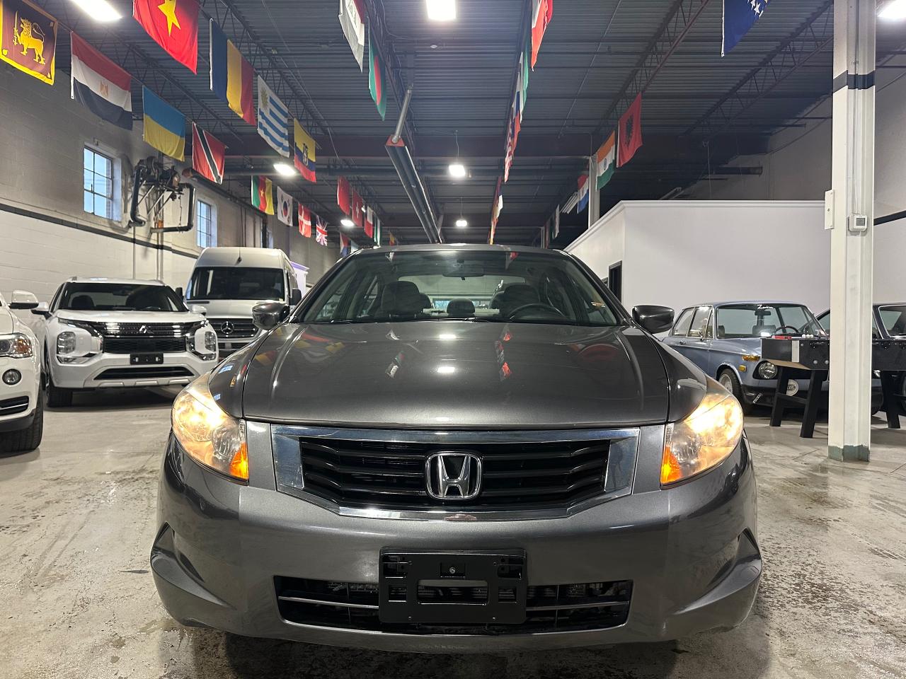 2010 Honda Accord ONE OWNER | NO ACCIDENTS | LOW MILLEAGE - Photo #2