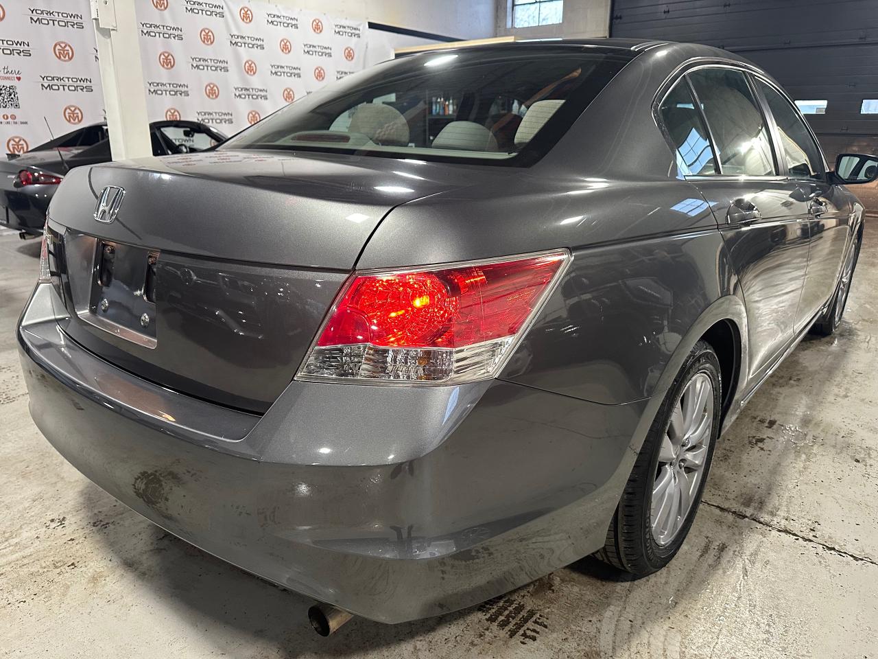2010 Honda Accord ONE OWNER | NO ACCIDENTS | LOW MILLEAGE - Photo #5