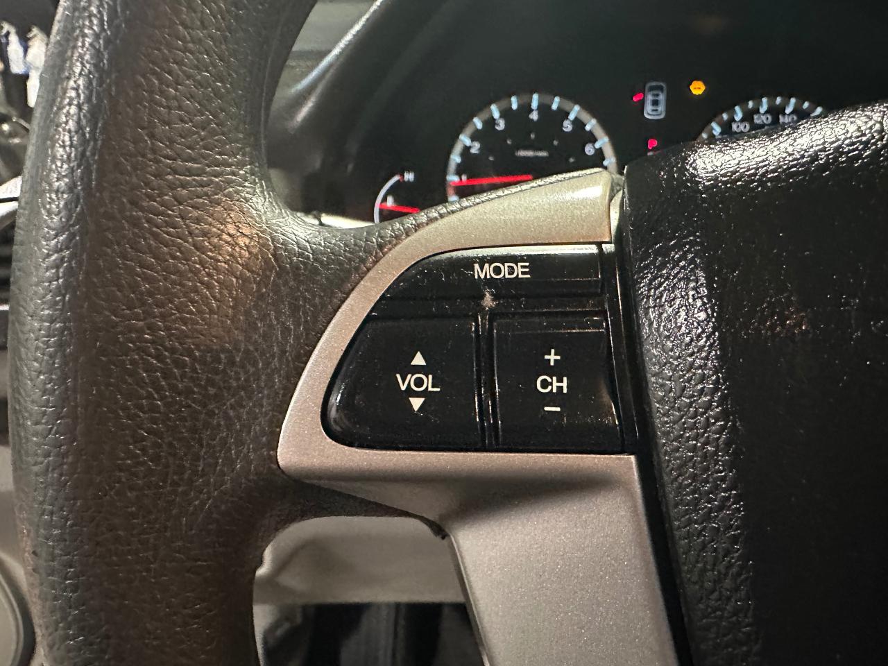 2010 Honda Accord ONE OWNER | NO ACCIDENTS | LOW MILLEAGE - Photo #15