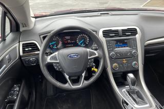 2014 Ford Fusion SE **Leather/Sunroof/Only 29k!!** - Photo #12