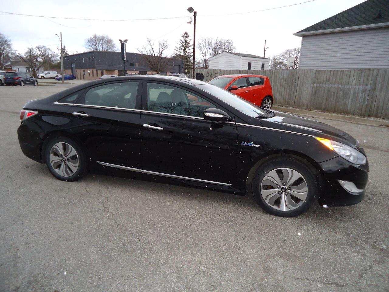 2015 Hyundai Sonata Hybrid 4dr Sdn Limited - Photo #2