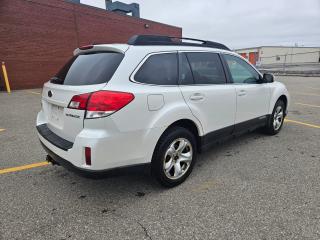 2011 Subaru Outback 2.5i Limited Pwr Moon - Photo #5