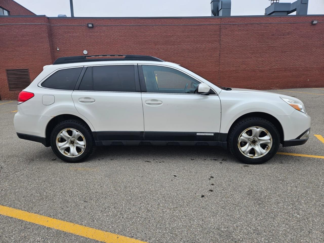 2011 Subaru Outback 2.5i Limited Pwr Moon - Photo #4