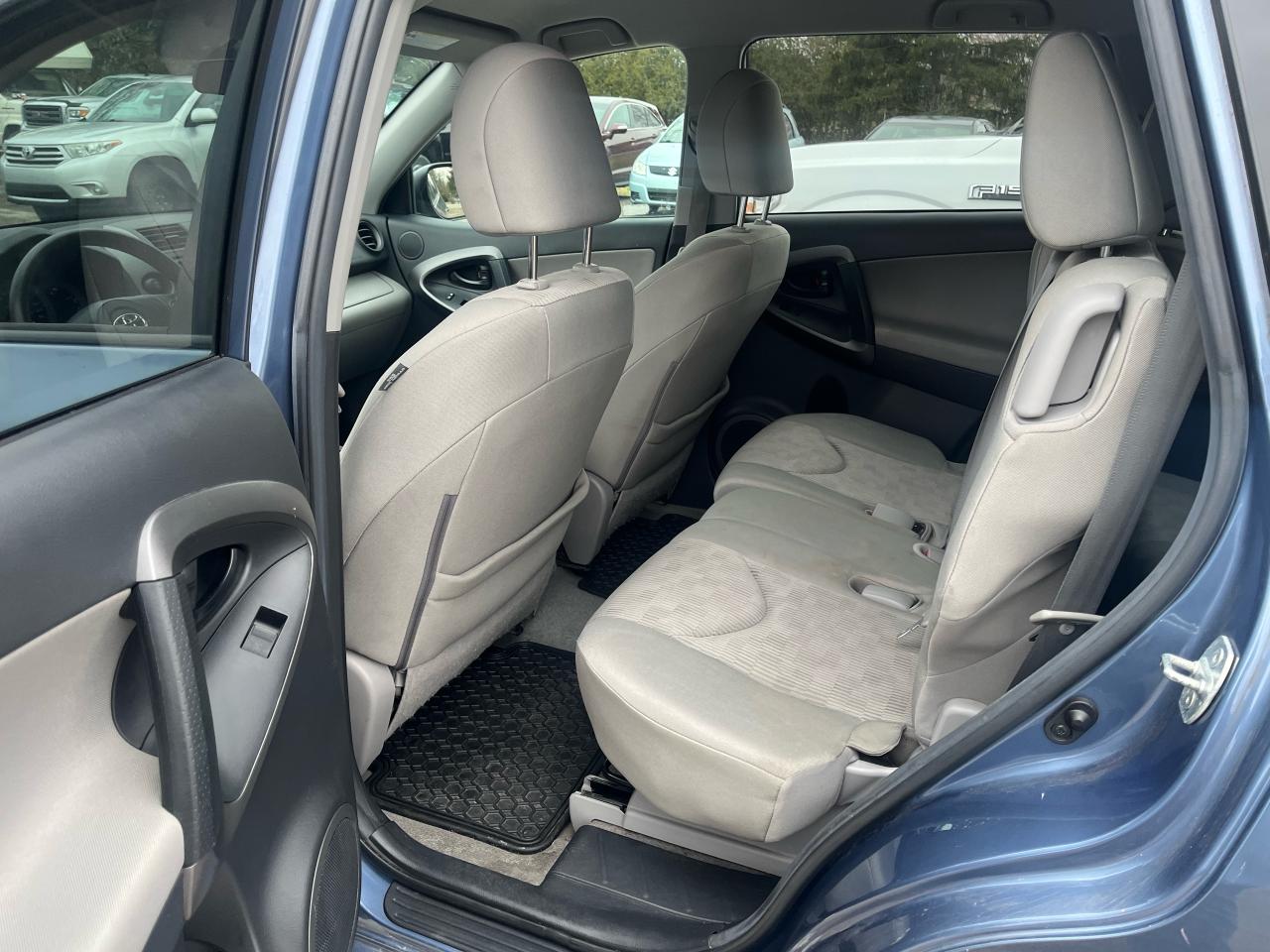 2012 Toyota RAV4 BASE - Photo #12
