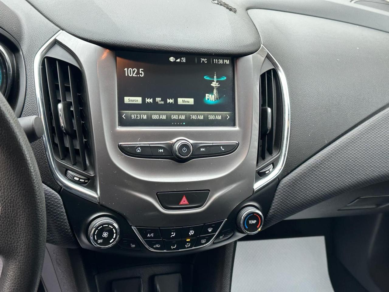 2018 Chevrolet Cruze LT - Photo #8