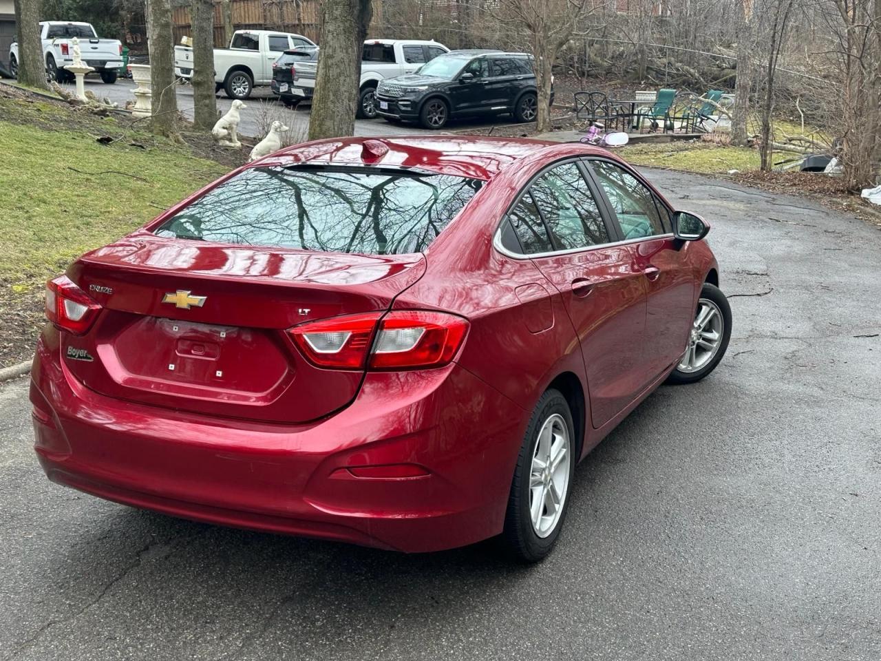 2018 Chevrolet Cruze LT Photo2