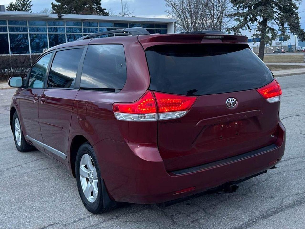 2013 Toyota Sienna LE 8-Pass Certified - Photo #12