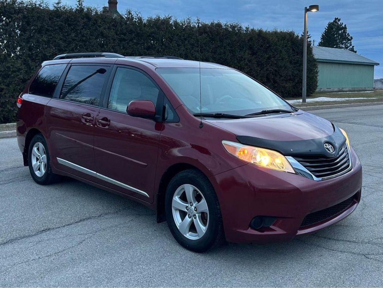 2013 Toyota Sienna LE 8-Pass Certified - Photo #13
