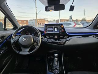 2021 Toyota C-HR XLE - Photo #14