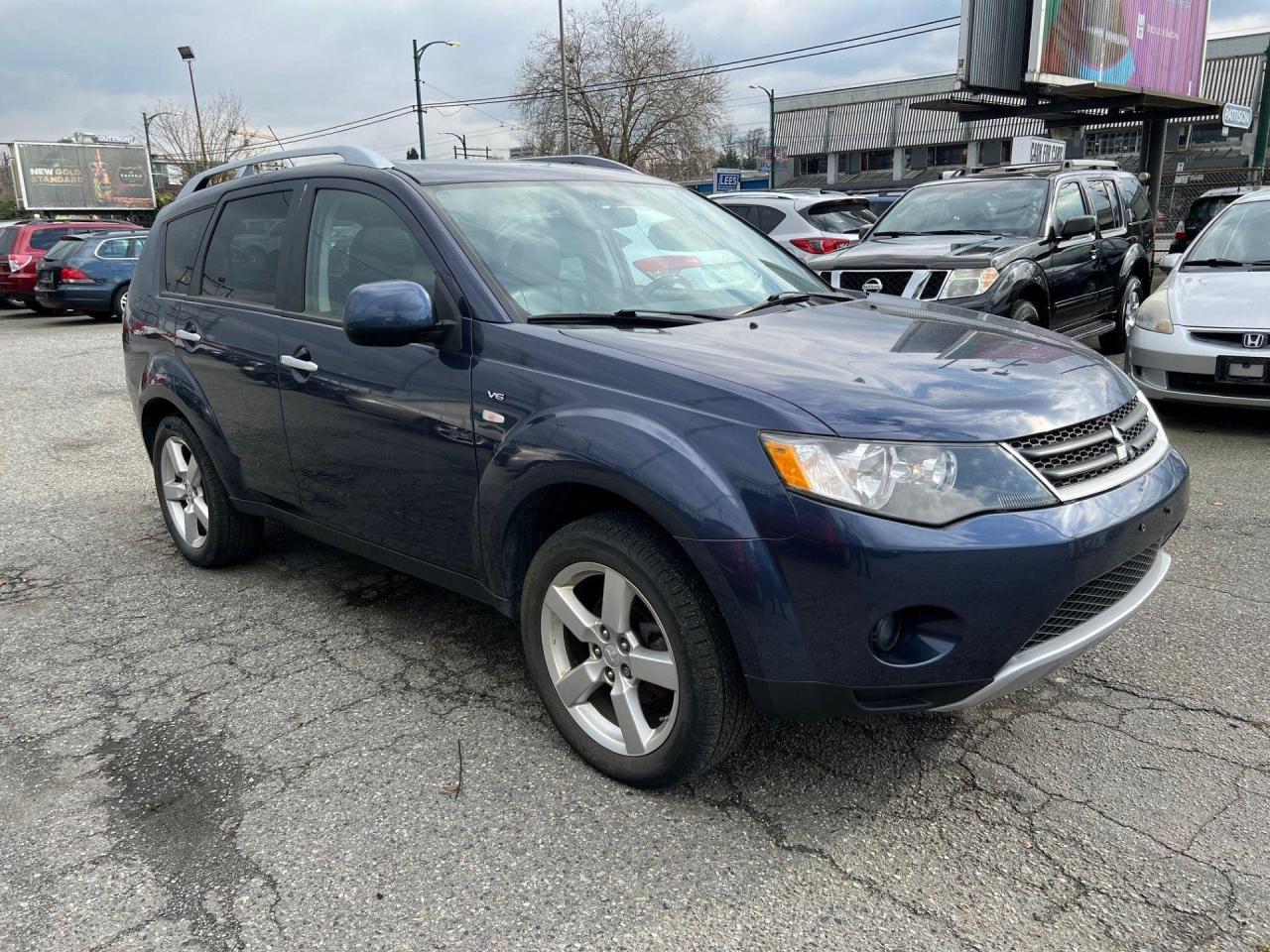 2008 Mitsubishi Outlander XLS - Photo #1