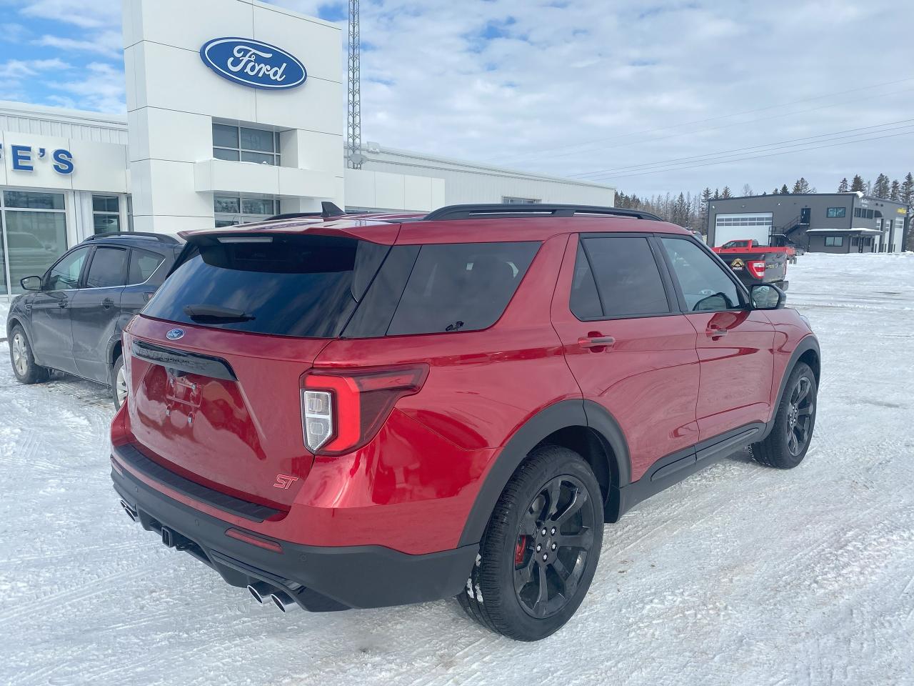 2024 Ford Explorer ST 4WD Photo5