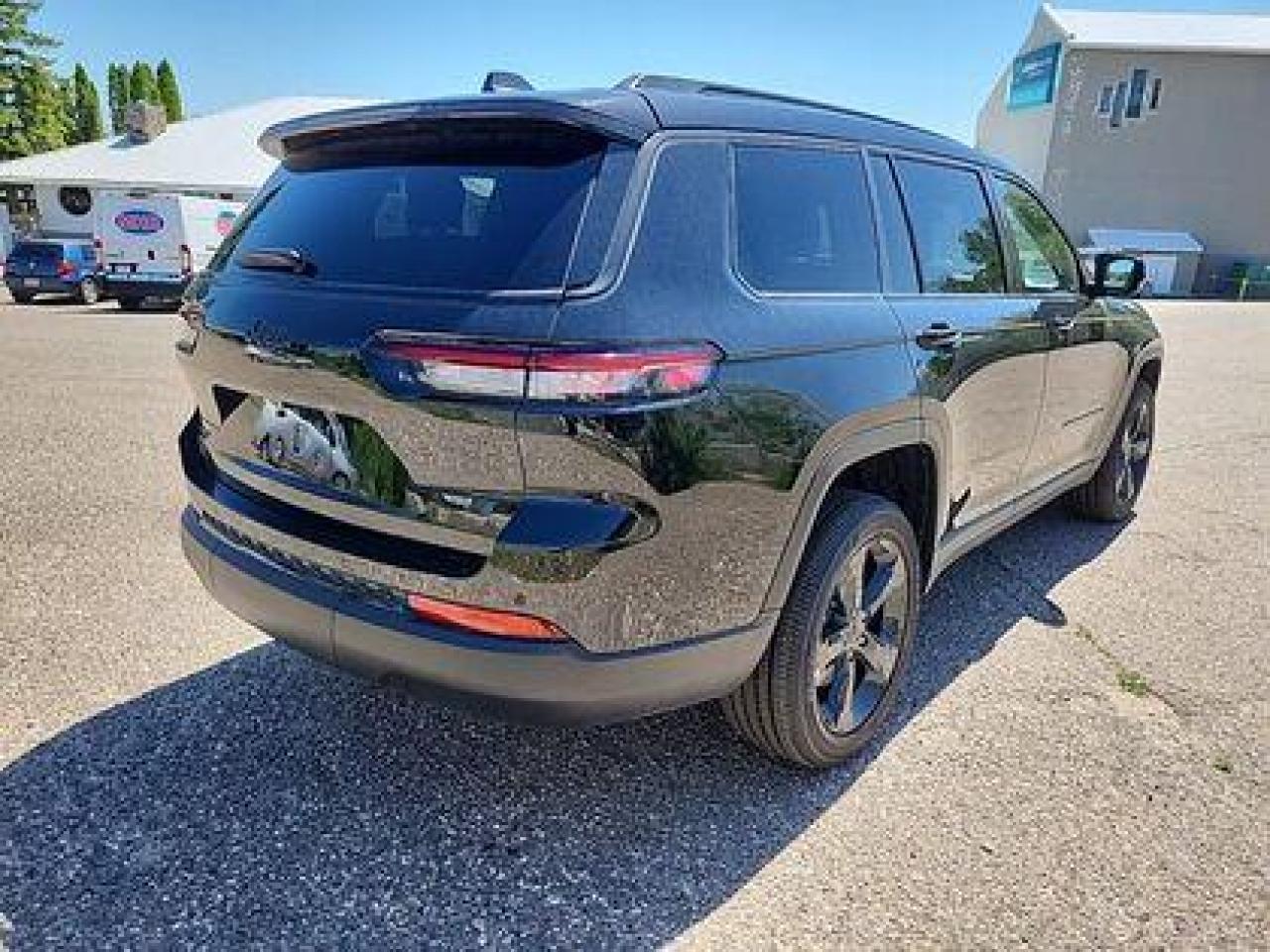 2024 Jeep Grand Cherokee L Altitude L 4x4 #50 Photo3