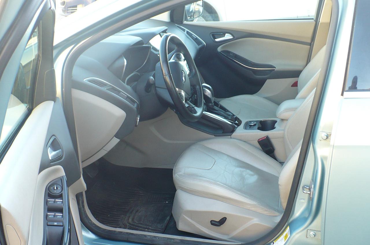 2012 Ford Focus 5dr HB Photo
