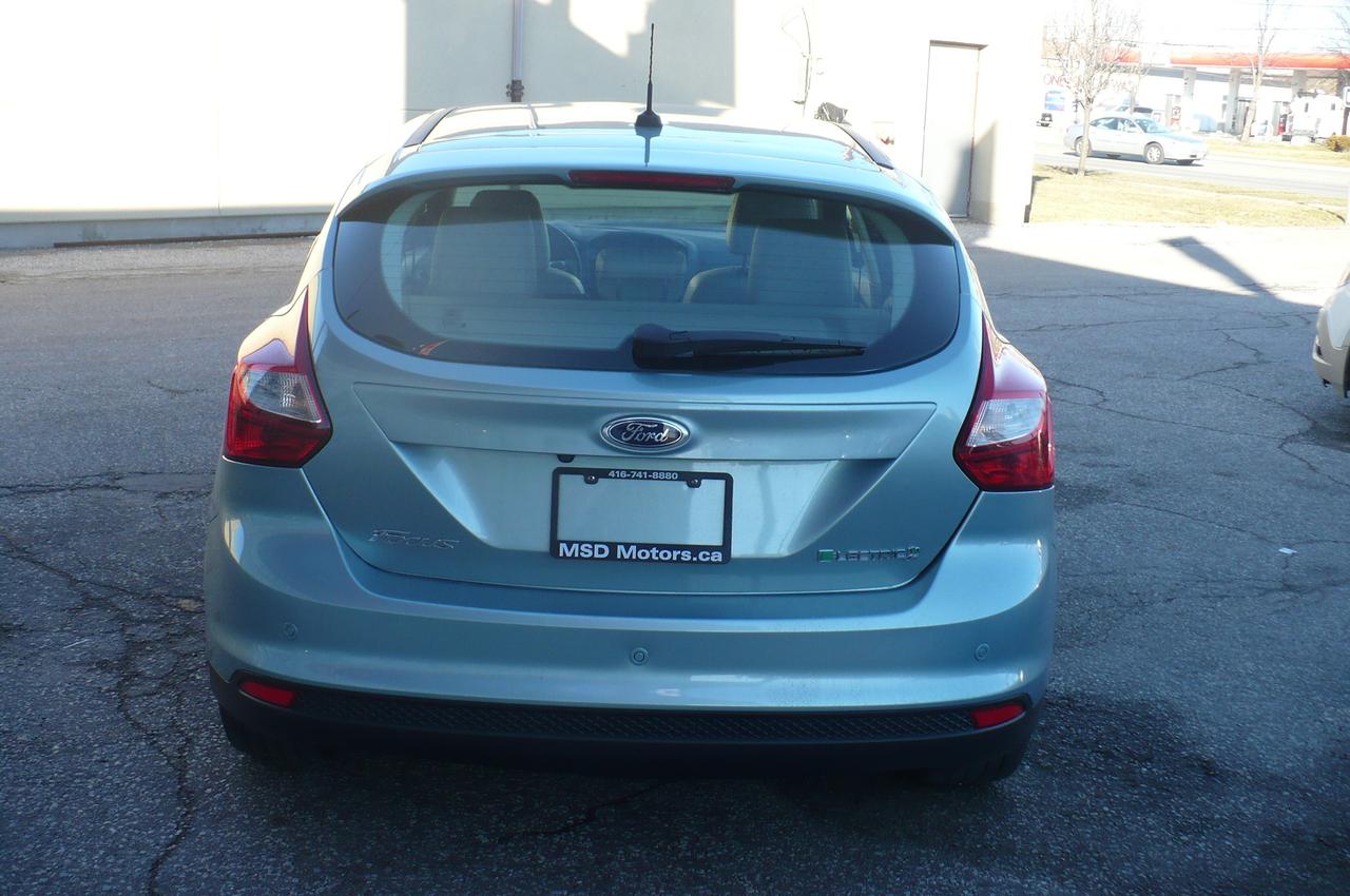 2012 Ford Focus 5dr HB Photo