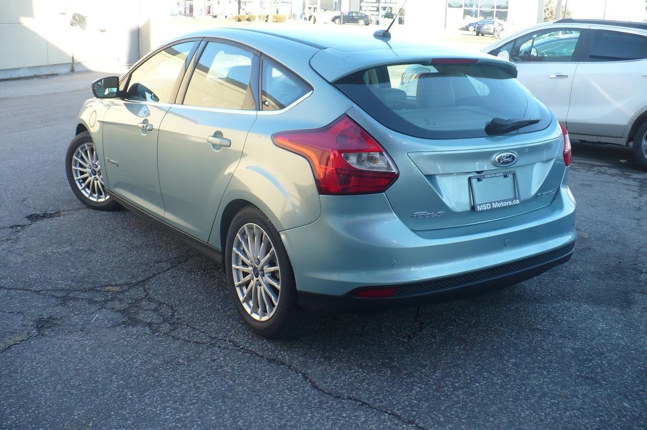 2012 Ford Focus 5dr HB Photo
