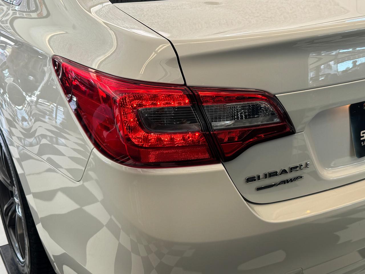 2016 Subaru Legacy 2.5i LIMITED EyeSight AWD+GPS+Roof+New Tires+BSM Photo120