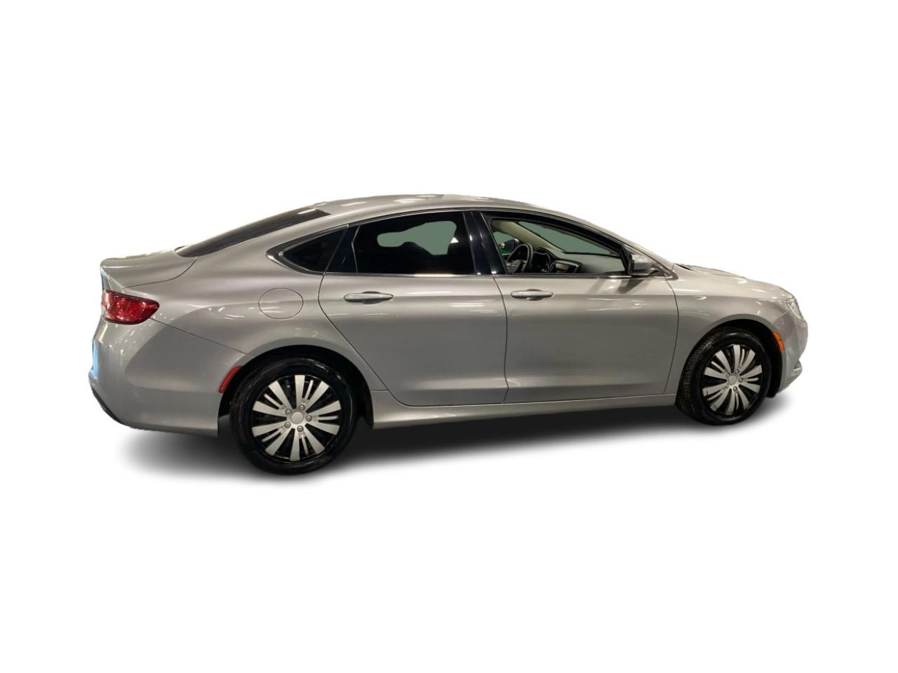 2015 Chrysler 200 4dr Sdn LX FWD Photo3