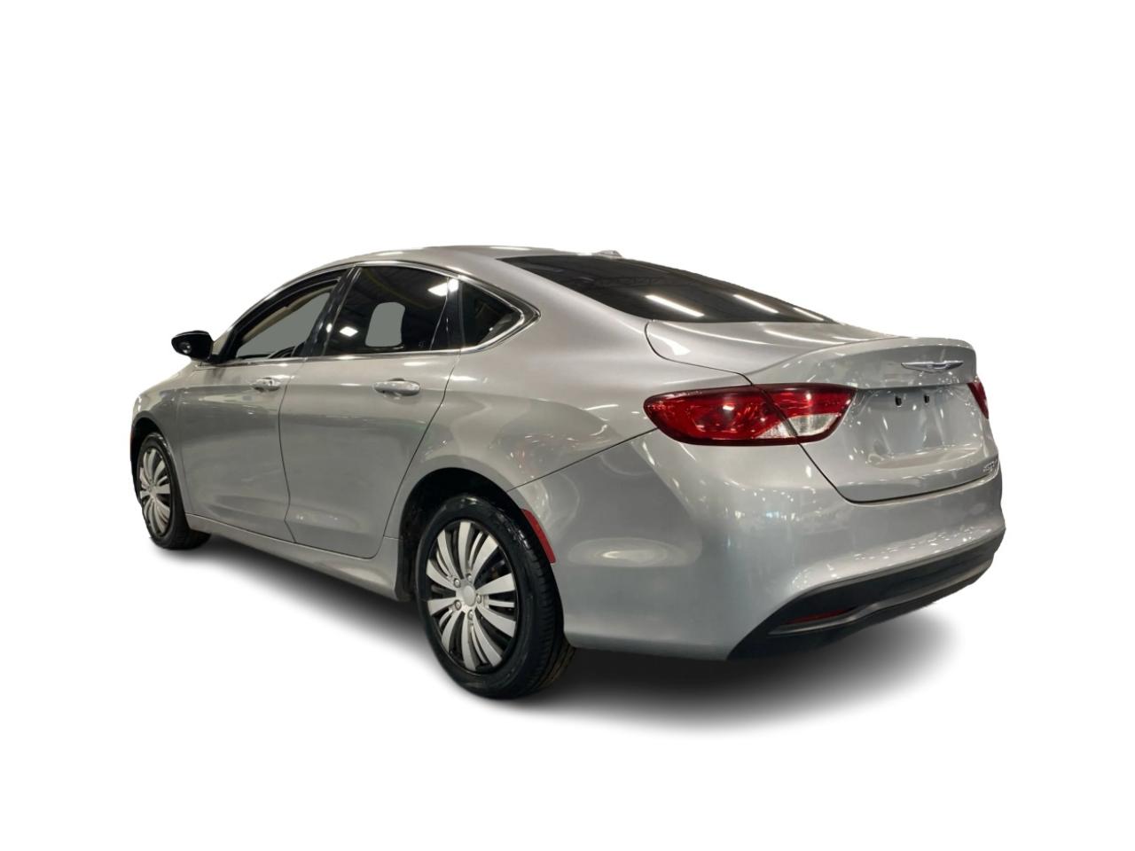 2015 Chrysler 200 4dr Sdn LX FWD Photo
