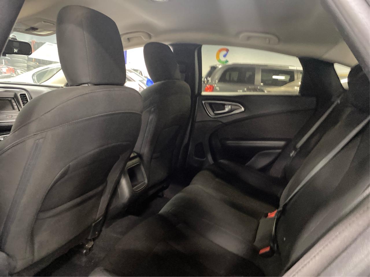 2015 Chrysler 200 4dr Sdn LX FWD Photo