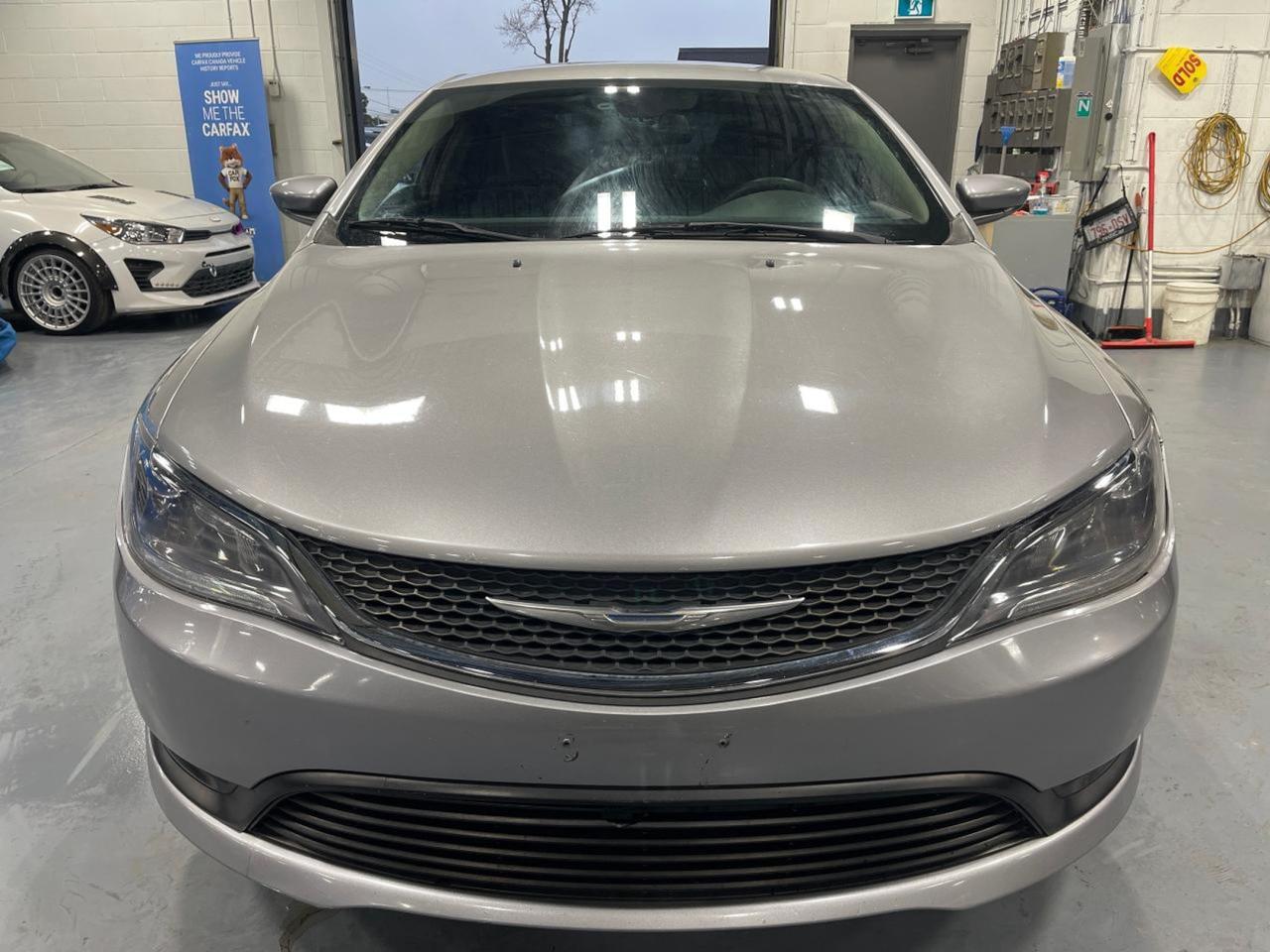 2015 Chrysler 200 4dr Sdn LX FWD Photo