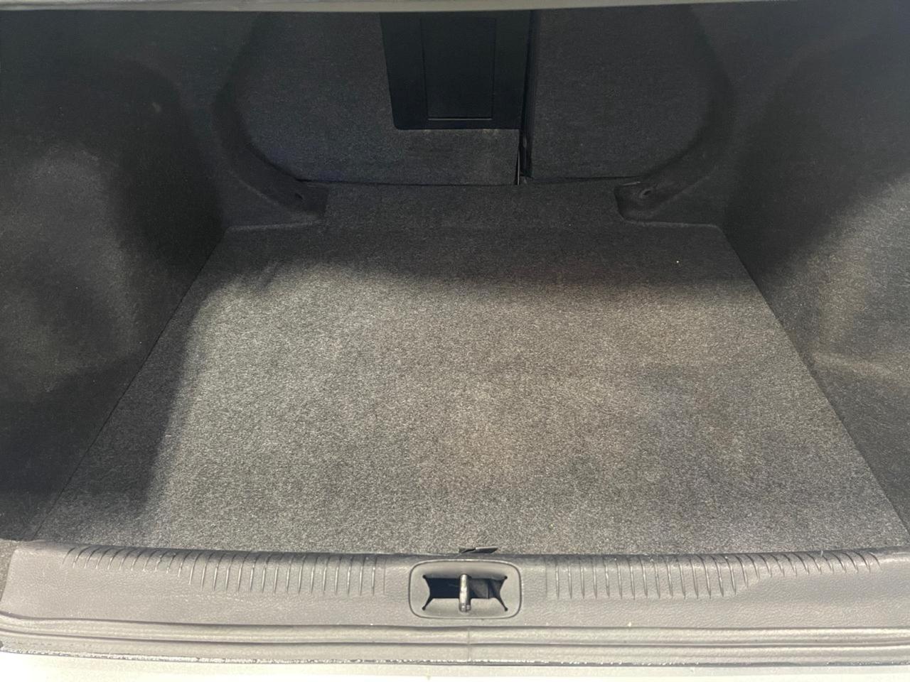 2015 Chrysler 200 4dr Sdn LX FWD Photo