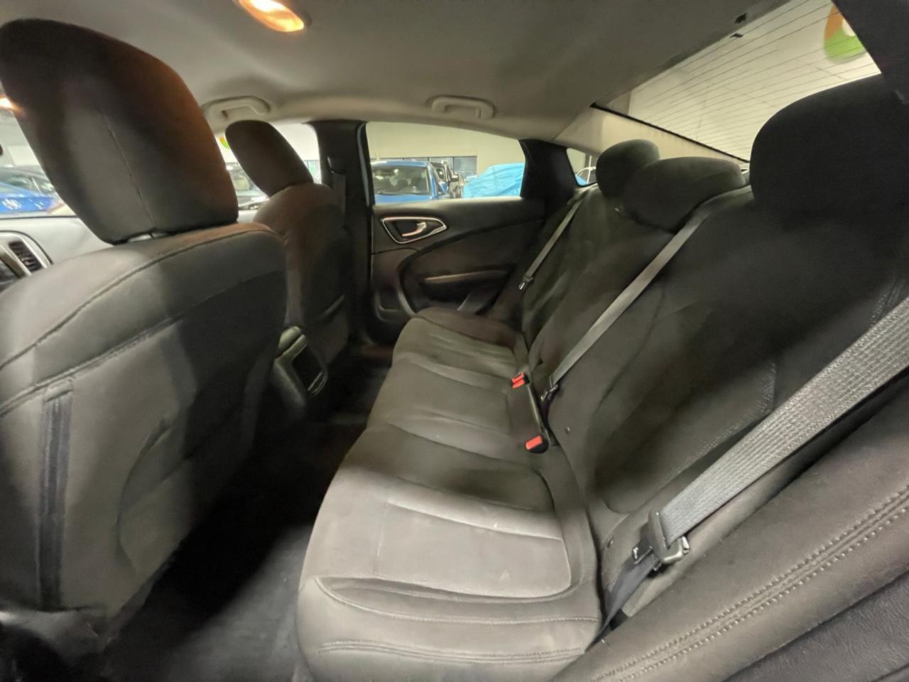 2015 Chrysler 200 4dr Sdn LX FWD Photo