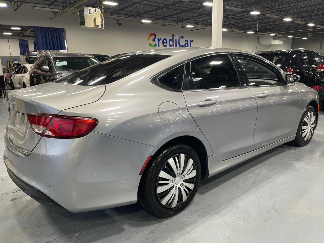 2015 Chrysler 200 4dr Sdn LX FWD Photo