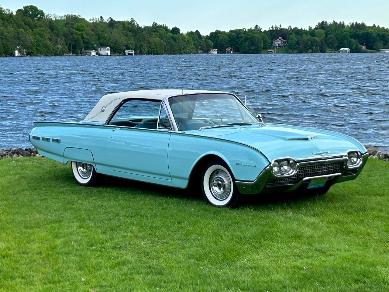 1962 Ford Thunderbird 2dr Landau Coupe Photo3