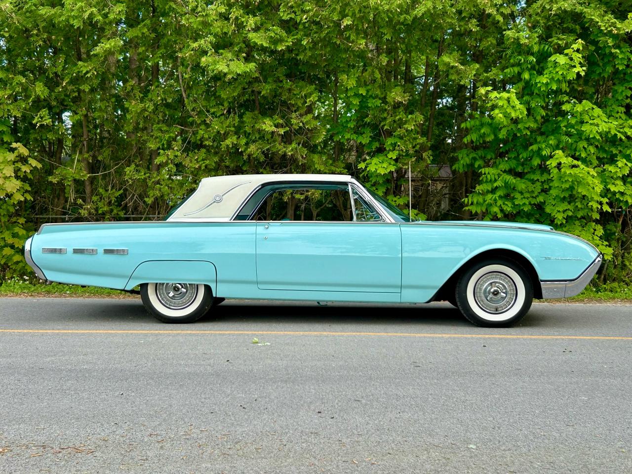 1962 Ford Thunderbird 2dr Landau Coupe