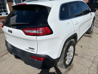 2015 Jeep Cherokee LIMITED 4WD 4dr - Photo #9
