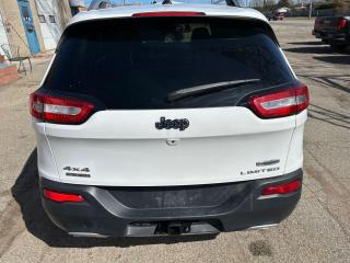 2015 Jeep Cherokee LIMITED 4WD 4dr - Photo #10