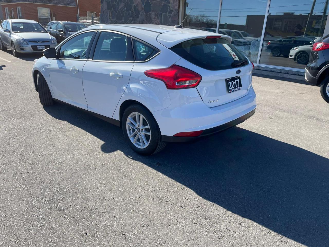 2017 Ford Focus 5dr HB SE LOW KM BLUE TOOTH CAMERA ALLOY RIMS Photo3