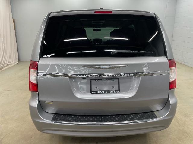 2014 Chrysler Town & Country TOURING Photo5