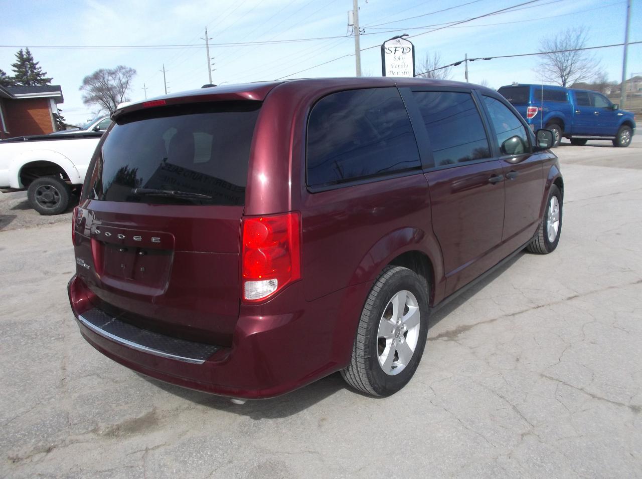 2018 Dodge Grand Caravan SE - Photo #5